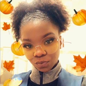 Meet your Posher, Ebony